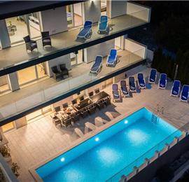 7 Bedroom Villa with Pool and Sea Views in Seget Vranjica near Trogir, sleeps 14